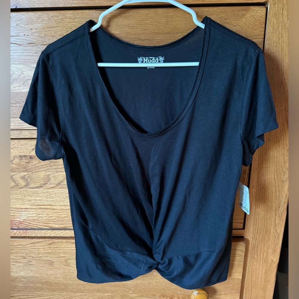 Mudd Juniors Women’s Cropped Tie Black lightweight T-Shirt Size Large NWT